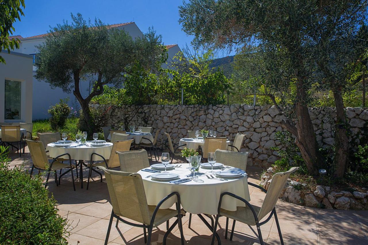 Hotel Manora Nerezine Exterior photo