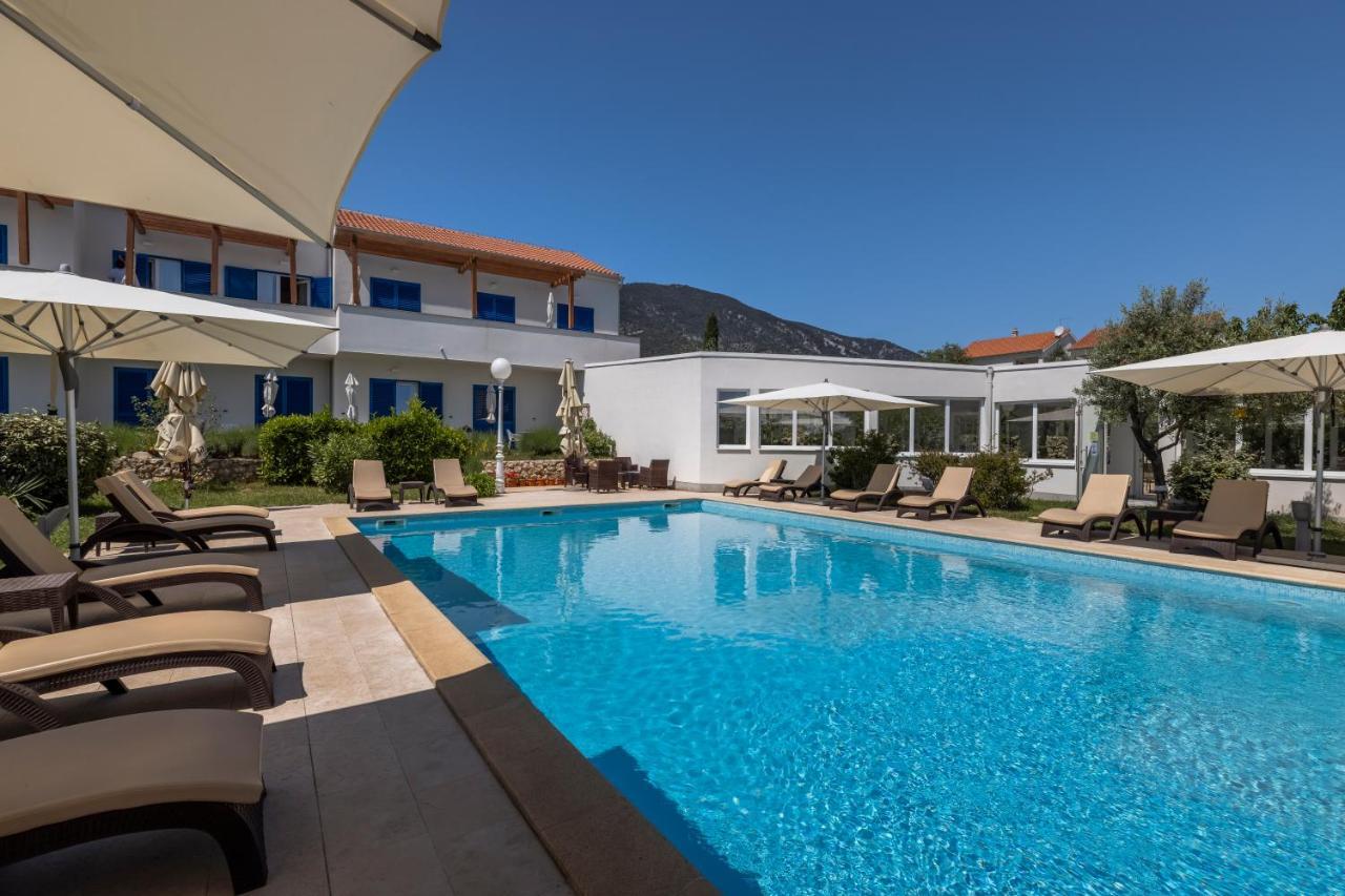 Hotel Manora Nerezine Exterior photo